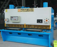 QC11Y-20*2500液壓閘式剪板機(jī)